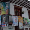 La publicidad política se tomó las calles, postes y fachadas en Colombia.