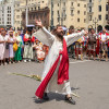 Personas participan en la celebración del Viernes Santo, en Lima (Perú). El 'Cristo Cholo', una tradicional representación peruana de Jesucristo a cargo del actor Mario Valencia, recorrió las calles del centro histórico de Lima con la cruz a sus espaldas para representar la Pasión de Cristo, que finaliza en la cima del cerro San Cristóbal, la elevación más emblemática de la capital. 