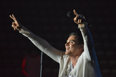 Silvestre Dangond durante una de sus presentaciones en Manizales.