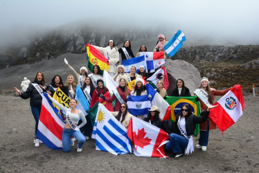 Las 24 candidatas al 54.º Reinado Internacional del Café visitaron el Parque Nacional Natural Los Nevados en Caldas, considerado un paraíso natural. 