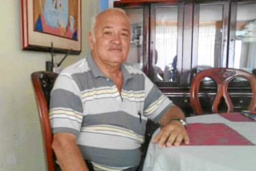 Foto | Henry Giraldo | LA PATRIA   Bernardo Botero Henao, de Pensilvania, quien vivió en Manzanares y pepensionado de la Chec. Su vida estuvo vinculada al fútbol y microfútbol. En las navidades solía recoger juguetes para los niños más necesitados. A su esposa, hijos y familiares, solidaridad. Paz en su tumba.