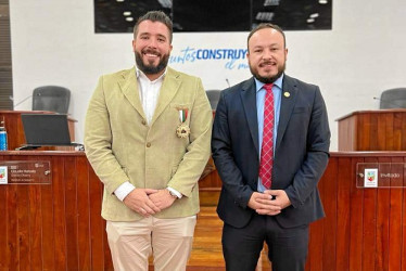 Fotos | Cortesía Concejo de Manizales | LA PATRIA José Luis Corrrea, presidente de Opositiva Aseguradora de Riesgos Profesionales, y Juan Manuel Marín, segundo vicepresidente de la corporación.