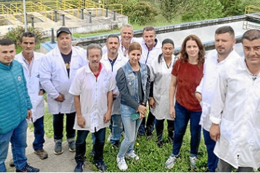 Foto | Henry Alberto Giraldo | LA PATRIA Nubia Galvis, Luz Ely Valencia y Santiago Quiroga, funcionarios de Empocaldas, estuvieron en la planta de tratamiento de agua en Salamina (Caldas) para capacitarse sobre los procesos y tratamientos del agua. Asistieron operadores de las plantas de Salamina, Neira, Aguadas, Pácora y Filadelfia.