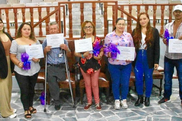 Foto | Henry Alberto Giraldo | LA PATRIA Desde la Dirección Local de Salud realizaron un reconocimiento a los integrantes de la veeduría en salud, quienes se han consolidado como un grupo de líderes comunitarios que por medio de su gestión han aportado en la garantía del derecho a la salud de los residentes de Manzanares.