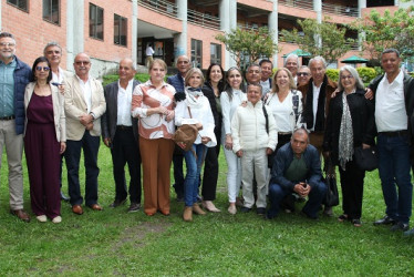 Foto | Argemiro Idárraga | LA PATRIA Un grupo de egresados de la Facultad de Zootecnia de la Universidad de Caldas se reunieron en la entidad para celebrar 40 años de haber recibido el título.