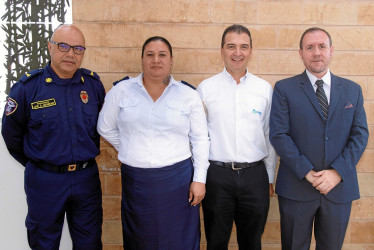 Subteniente José Ancízar Manrique, comandante del Cuerpo de Bomberos Voluntarios de Santa Rosa de Cabal ( Risaralda); Mariana Bustamante Ramírez, bombera de Quinchía (Risaralda); Andrés Villegas Gómez, jefe de operación y mantenimiento de Efigas; y Francisco Javier Gómez, rector del Colegio Boston.