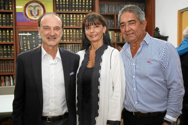 Jesús Gracia, Claudia Villegas de Botero y Jorge Hernán Botero.