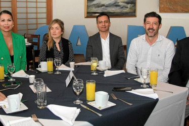 Diego Angelillis, gerente de la ILC; Jazmín Agudelo Salazar, Luisa Fernanda Marín, Jaime Valencia Ramos, Mauricio Vélez y Álvaro Hernando Gallego.
