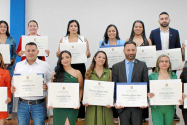 Graduados de los programas de pregrado y posgrado de la ESAP Caldas en Manizales.
