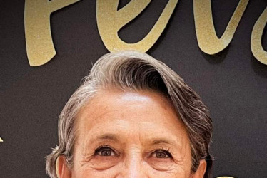 María Rocío Montes Suárez, docente destacada por sus más de 30 años al servicio de la educación de jóvenes del Municipio.