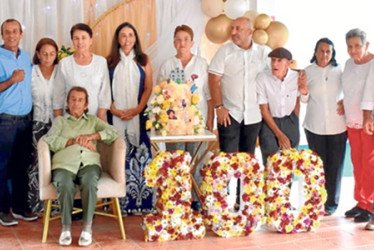 Fotos | Lector | LA PATRIA Margarita en compañía de sus hijos.