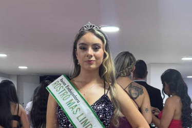 Milena Carvajal Herrera recibió la banda como reina embajadora Rostro más Lindo de Manzanares (Caldas). Tiene 17 años y se graduó el año pasado de bachiller del colegio Nuestra Señora del Rosario de Manzanares.