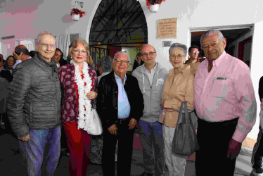 Santiago Durán, Beatrriz Eugenia Sanclemente, Luis Bernardo Gómez Upegui, Pedro Alejandro Cruz, Ángela María Durán y Rafael Giraldo.