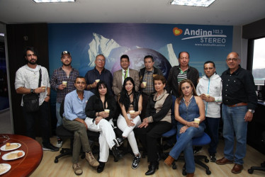 Grupo asistente a la integración: Hans Alberto Posada, Gladys Cardona, Diego Tobón, Paulo Felipe Álvarez, Beatriz Eugenia Giraldo, Germania Sofía Muñoz, Mariana Posada, Luis Largo, Julián González, Juan López, Óscar Jaime Loaiza y Javier Marulanda.