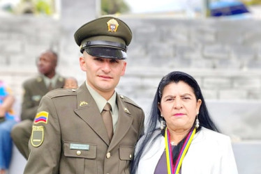 Cristian David Echeverri Martínez, oriundo de Pácora (Caldas), se graduó como patrullero de la Policía. Lo acompañaron su madre y sus dos hermanos, del mismo municipio. La madre está orgullosa de tener dos hijos policías, quienes velan por la seguridad de los colombianos. Le auguran éxitos a Cristian en su nueva etapa profesional.