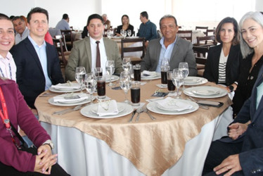 Olga Caro, Mario Escobar, Cristian Quintero, Andrés Felipe Posada, Fabián Giraldo Trejos, Tatiana Rodríguez, Juliana Londoño y Jorge Eduardo Rojas, alcalde de Manizales.