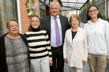 Fotos | Argemiro Idárraga | LA PATRIA Daysi Zambrano, Gloria Inés Cárdenas, Silvo Leonel Velasco, Fabiola Tangarife y Manuela Silva.