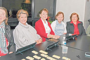 Foto | Argemiro Idárraga | LA PATRIA Luz María Ocampo, María de los Ángeles López, María Muñoz, Teresa Jaramillo, Estela Martínez y Fabiola Gómez se reunieron en una cena de amigas en el Club Manizales, sector El Cable.