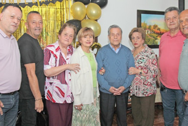 Fotos | Argemiro Idárraga | LA PATRIA Guillermo Alonso Giraldo Betancur, Hernán Giraldo Betancur, María Luisa Betancur Ospina, Luz Mery Giraldo Betancur, José Hernàn Giraldo Martínez, Martha Cecilia Giraldo Betancur, José Alberto Giraldo Betancur y Augusto Giraldo Betancur.