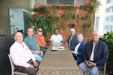 Óscar Castaño Parra, José Fernando Peláez González, Jorge Guzmán Estrada, Manuel Antonio Romero, Hernán Cadavid Pardo, Regina Arango de Leguizamón y Miguel Orozco Ramírez.