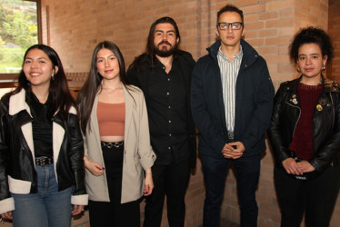 Catalina Mejía, Natalia Hernádez, Andrés Rivera, Darío Arenas y Cristina Savogal.