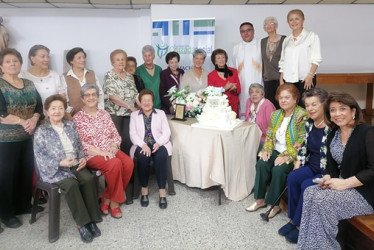 Voluntariado de la Fundación Cruzada Social: Cecilia Cardona De Ramírez, Consuelo Montoya De Salazar, Delia Rivera De Gutiérrez, Margarita Aristizábal De Trujillo, Adiela Gómez Velásquez, Herenia Alzate De Gómez, Estela Lagos M., Mónica Giraldo Mejía, María Teresa Agudelo, presbítero Hernán Ramírez Ríos, Luz López De Agudelo, Beatraiz Palacio Vargas, Martha González, María Helena Uribe, María Eugenia Urrea, Martha Duque Alzate, Olga Lucía Duque R., Luz Amparo Duque y Graciela Aristizábal.