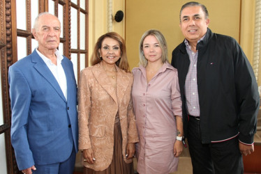 Hugo Salazar, Dora Inés Molina de Salazar, Paula Ravagli Molina y Carlos Alberto Uribe