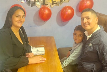 Con una cena en el restaurante Shiraka, Jeyson Andrés Acevedo celebró su cumpleaños 37 en compañía de Leídy Johana Sánchez y Yuseff Acevedo.