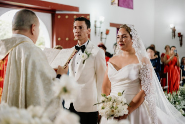 Los novios: José Arcila y Gina García.