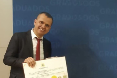 El abogado Julián Andrés Molina Loaiza recibió su título como Especialista en Derecho Procesal de la Universidad del Rosario, el pasado 11 de septiembre.