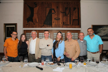 Fotos | Argemiro Idárraga | LA PATRIA Sanuel Andrés Villegas, José Jaime Serna, Mauricio Serna (gerente), Lorenzo Serna, Eugenio Serna, Julián Villegas, Sandra Milena Cardona, Paula Bedoya.