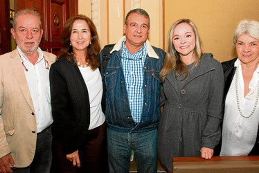 Mauricio Giraldo, Marcela Villamizar, Horacio Cadavid, Paula Tatiana Hoyos y María Patricia Giraldo. 