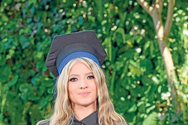 Foto | Cortesía | LA PATRIA María Camila Aristizábal Escobar recibió su título como psicóloga de la Universidad Católica de Colombia, en Bogotá. Con gran orgullo su familia celebra este gran logro y desea con todo el amor que este título sea el comienzo de un futuro brillante, lleno de éxitos, bendiciones y maravillosas oportunidades.