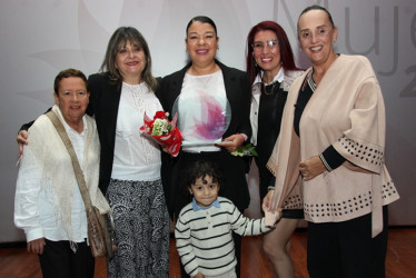 Nohemy Quintero, Claudia Gómez, Lorna Serna Quintero, Eithan Giraldo Serna, Liliana Tafur y Patricia Martínez.