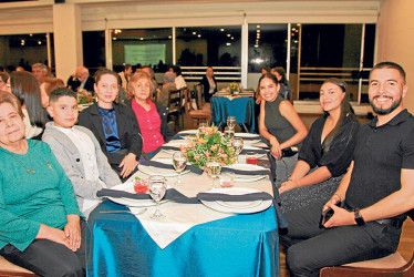 Estela Uribe, Nicolás Suaza, Martha Buitrago, Gloria Mercedes Betancur, Katheryn Hernández, Paula Roa y Santiago Álvarez.