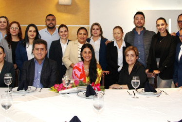 Fotos | Argemiro Idárraga | LA PATRIA Grupo de compañeros asistente al almuerzo.