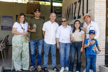 María Alejandra Giraldo, Santiago Parra, Gonzalo Orozco, Norma Lotero, Carolina Cataño, Andrés Castañeda y Lorenzo Castañeda.
