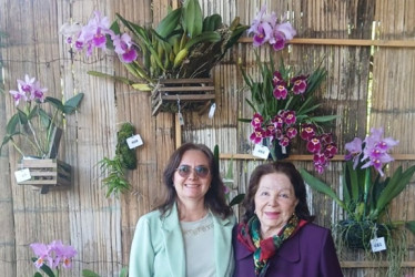 Claudia Valencia García y Blanca Stella García de Valencia disfrutaron de la visita a la exposición de orquídeas en el Recinto del Pensamiento.