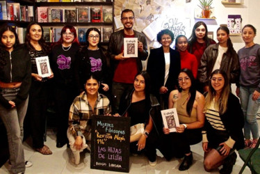 Foto | Argemiro Idárraga | LA PATRIA  En Refugio Librería se conmemoró el Día de la Mujer con la charla sobre Mujeres Filósofas, tema central de la Revista Aleph 196. Contó con la participación de las filósofas hijas de Lilith: Marta Cecilia Betancur, Sandra Núñez y Luna Herrera. Fue un espacio en donde se reflexionó, dialogó y se reconoció el pensamiento de grandes mujeres en la filosofía.