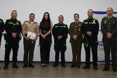 Comisario Alexánder Montaño Piñeros, teniente coronel Luis Fernando Sandoval, Ernesto Enrique Barria Suira (Policía de Panamá), Luciana Neves De Souza (Policía Federal de Brasil), teniente coronel Diego Armando Villar Cuellar, sargento primero Cristóbal Andrés Valdebenito García, (Carabineros de Chile), teniente coronel Salvador Iván Mesa Cerón, mayor Rafael Andrés Naranjo Pérez (Policía de Risaralda) e intendente Julián Andrés Martínez Noreña.