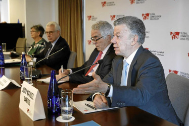 Foto | EFE | LA PATRIA El expresidente colombiano Juan Manuel Santos alertó ayer en Bogotá sobre el creciente poder del narcotráfico en América Latina, lo que atribuyó al “total fracaso” de la guerra contra las drogas y de las políticas represivas.