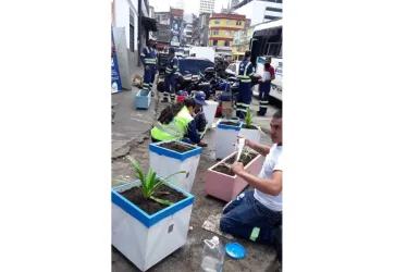 Recuperan punto de acumulación de basuras en la Galería de Manizales