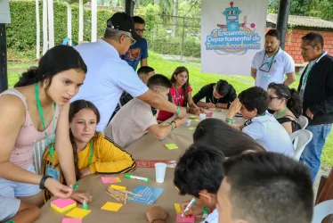 rte del grupo de niños en las actividades del Encuentro Departamental de Tecnocademia en Santágueda, corregimiento de Palestina.