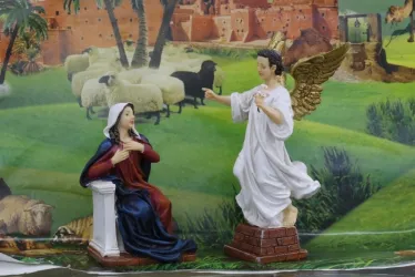 La Anunciación (Lucas 1:26-38)  El artista italiano Paolo de Matteis representa esta escena que se encuentra el Museo de San Louis (Misuri, EE.UU.).