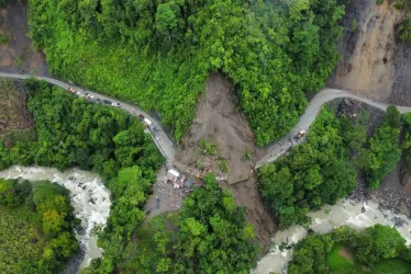  Este es el derrumbe que se presentó en la vía Pueblo Rico (Risaralda) - Quibdó (Chocó). 
