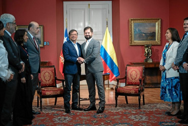 Foto | EFE | LA PATRIA Presidente de la República, Gabriel Boric, junto al presidente de Colombia, Gustavo Petro, ayer durante una reunión bilateral, en el palacio de La Moneda, en Santiago (Chile).