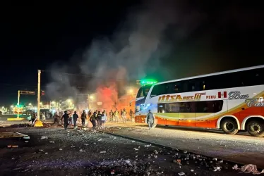 La Policía de Perú desbloqueó la carretera a la altura de San José y Chao, en la provincia de Virú.