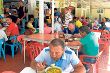 Los mayores contribuciones a la variación anual volvieron a ser de alimentos y bebidas no alcohólicas, alojamiento, agua, electricidad, gas y otros combustibles, transporte, restaurantes y hoteles y bienes y servicios diversos.