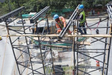 Adelantan obras del Intercambiador de Los Cedros.