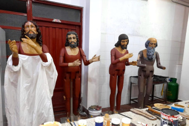Así se ven las imágenes de la Semana Santa antes de las procesiones. 